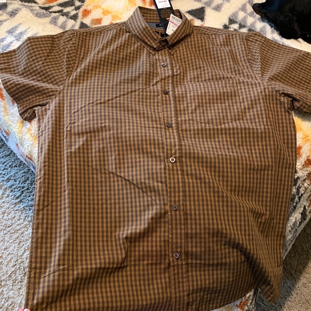 Lee’s men’s button up shirt.